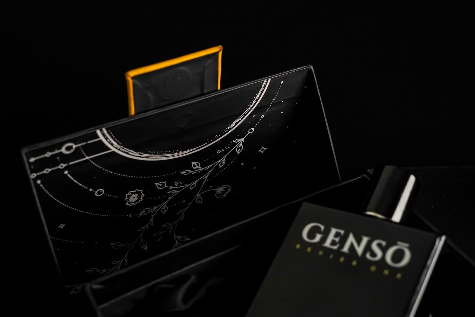 TAKUMI GENSŌ — the luxury box lid, marked and closed